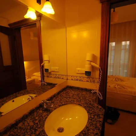 Hotel The Grand Uecel 3*