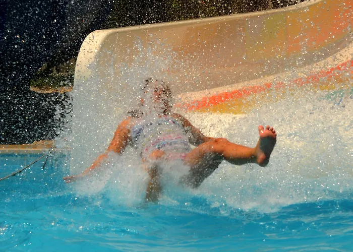 Ξενοδοχείο The Grand Uecel 3*