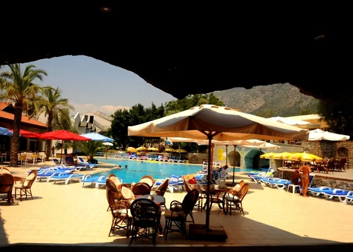 Ξενοδοχείο The Grand Uecel 3*